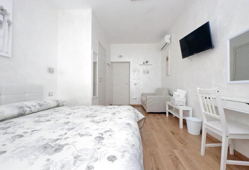 اتاق استاندارد سه نفره, B&b Giuly