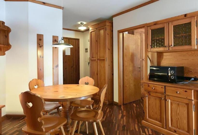 استودیوی استاندارد, Residence Casa Metz Hrg