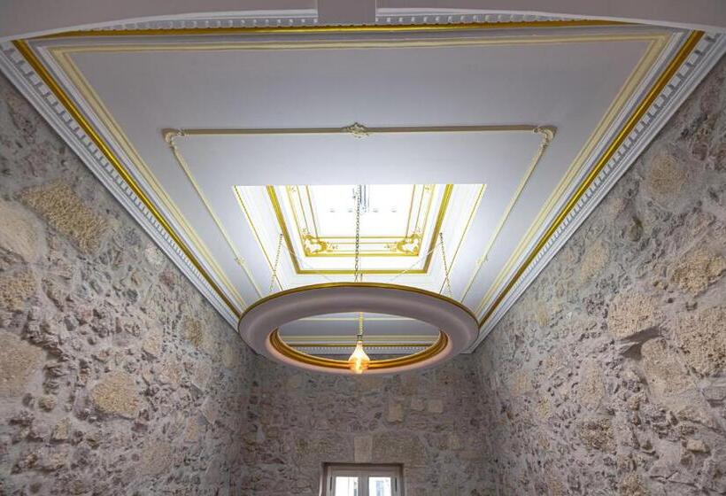 استودیو خانوادگی, Studio Du Maire Maison De L église Du Couvent