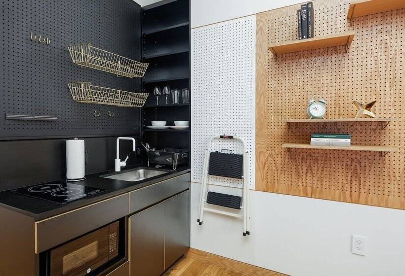 استودیوی استاندارد, Placemakr Wall Street