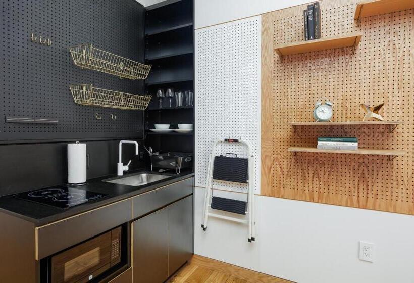 استودیوی استاندارد, Placemakr Wall Street