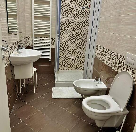 Economy Quadruple Room, La Gloria Rho