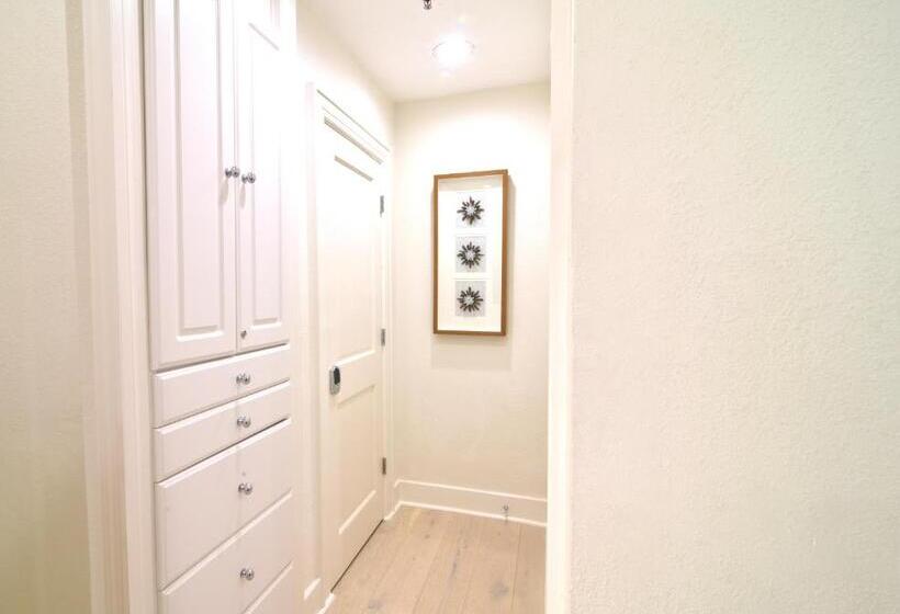 آپارتمان 1 خوابه با چشم‌انداز استخر, Tropical Beach Condo   Pool, Shops, 86 Tv, Wifi