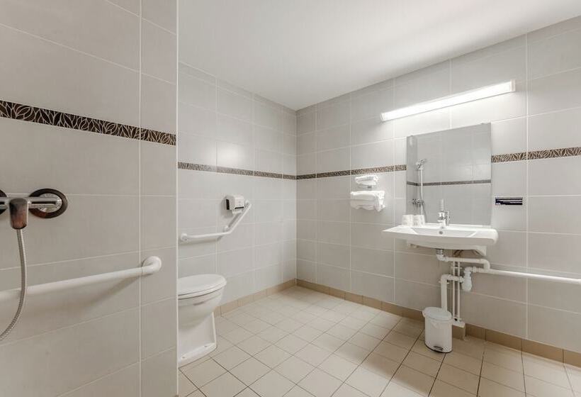 اتاق خانوادگی, Ace Hotel Noyelles