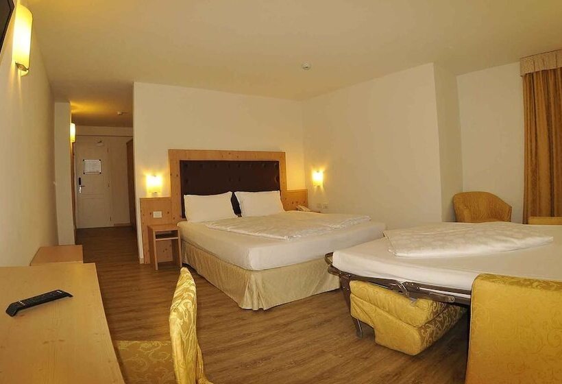 اتاق کلاسیک چهارنفره, Alpen Hotel Eghel