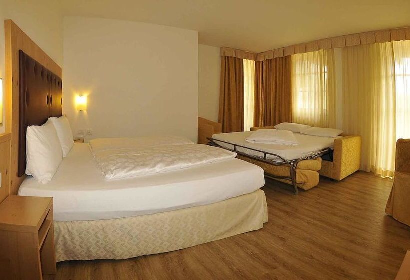 اتاق کلاسیک چهارنفره, Alpen Hotel Eghel