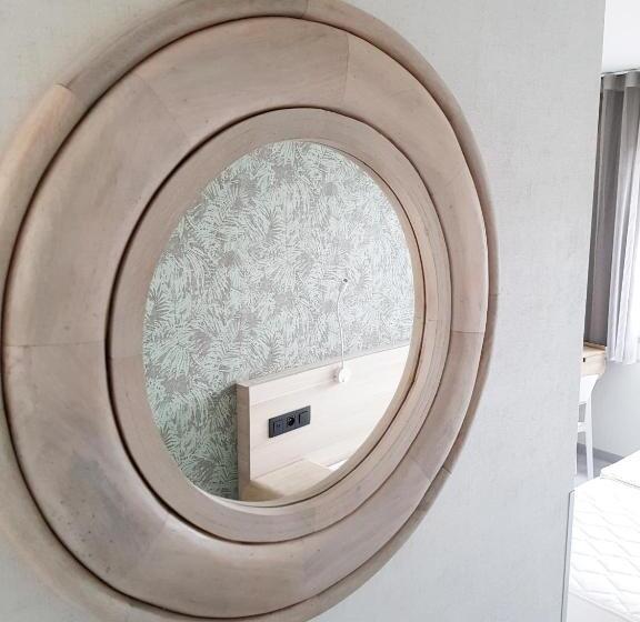 اتاق خانوادگی, C Hotels Helios