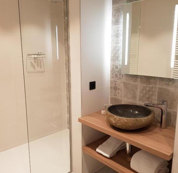 اتاق خانوادگی, C Hotels Helios