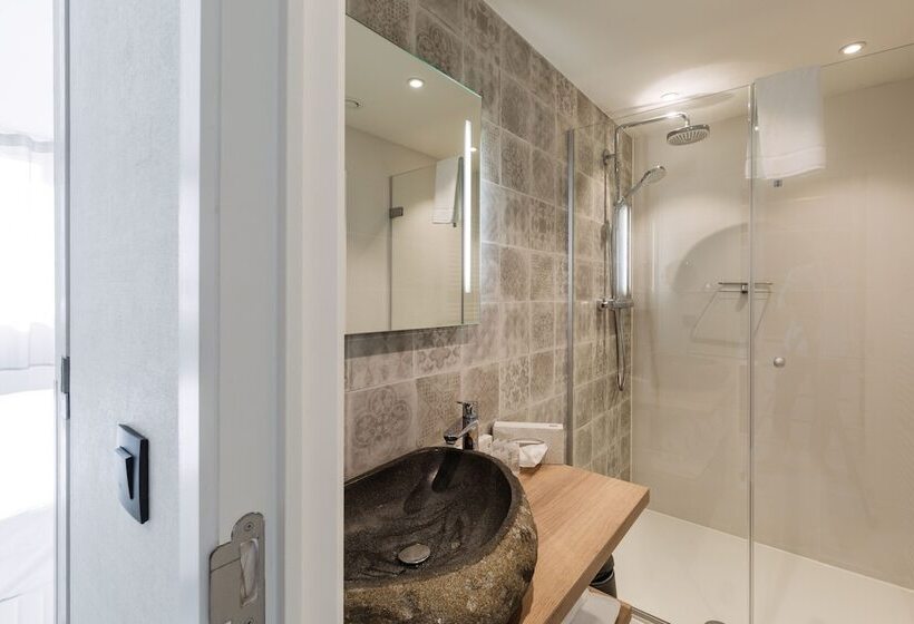 اتاق سوپریور با چشم‌انداز دریا, C Hotels Helios