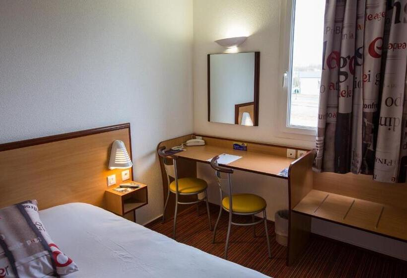 اتاق استاندارد سه نفره, Ace Hotel Riom