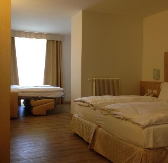 اتاق استاندارد چهار تخته, Alpen Hotel Eghel