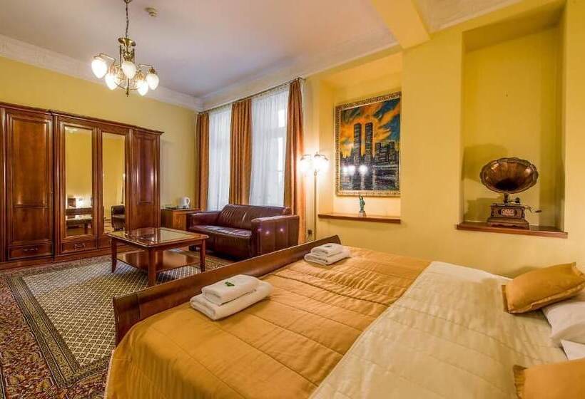 سوییت جونیور, Boutique Hotel Carpe Diem