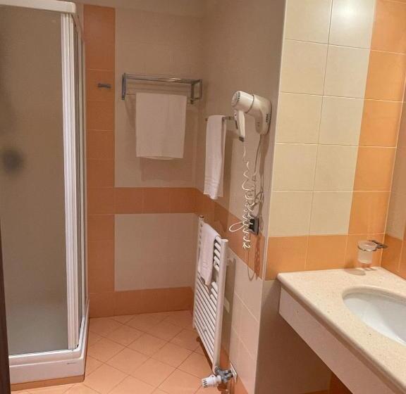 اتاق استاندارد, Corte Quadri