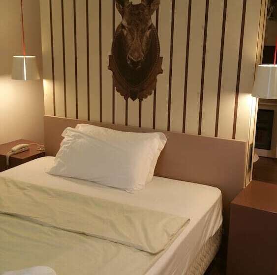 اتاق استاندارد, Corte Quadri