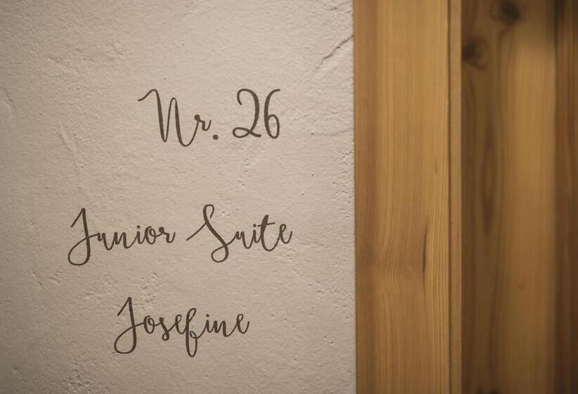 Suite Junior, Emma Historic