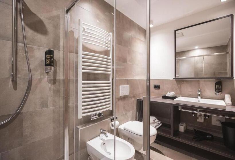 Suite Junior Familiare, Emma Historic