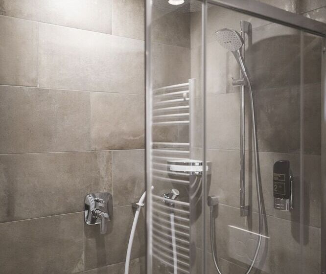 Suite Junior Familiare, Emma Historic