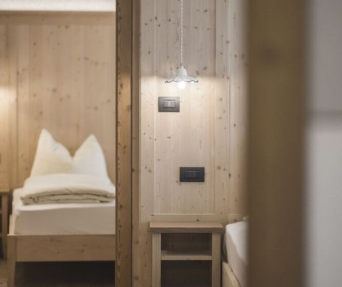 Suite Junior Familiare, Emma Historic
