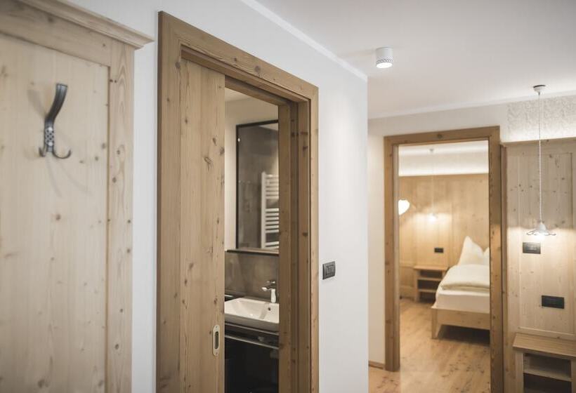 Suite Junior Familiare, Emma Historic