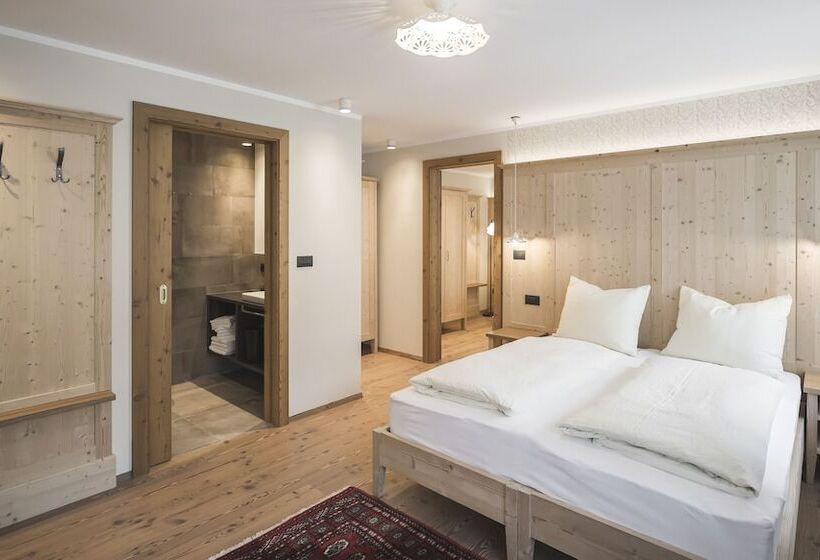 Suite Junior Familiare, Emma Historic