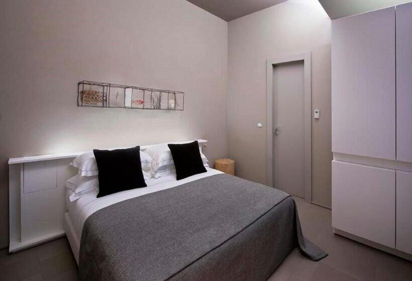 اتاق استاندارد با چشم‌انداز دریاچه, Il Fogliano Hotel New Life