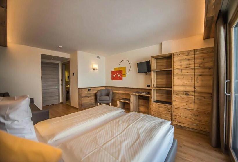 Superior Room with Terrace, Le Alpi