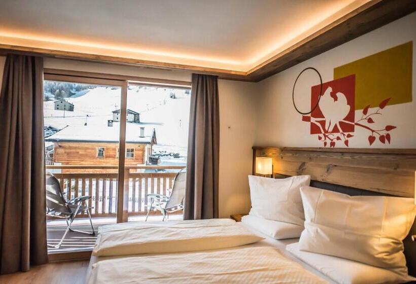 Superior Room with Terrace, Le Alpi