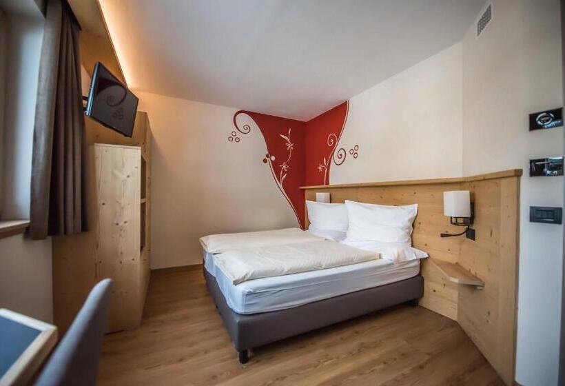 Superior Single Room, Le Alpi