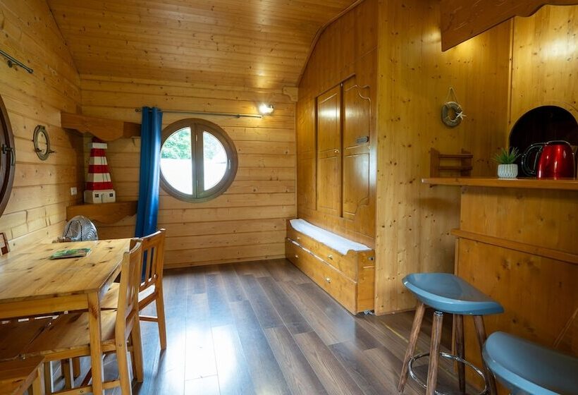 کابین, Le Village De La Champagne  Slowmoov