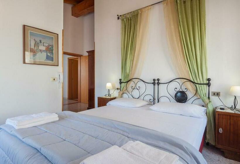 4 Bett Standardzimmer, Locanda Al Centrale