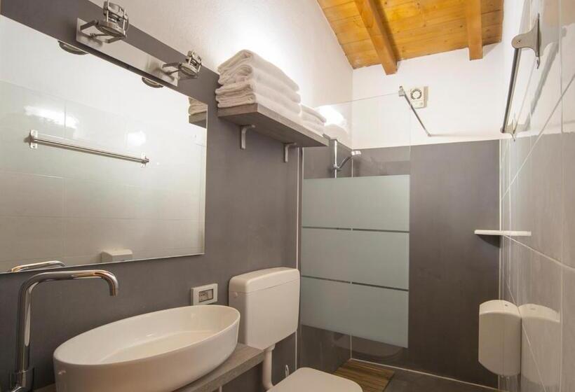 4 Bett Standardzimmer, Locanda Al Centrale