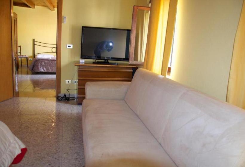 Suite 2 Dormitorios, Locanda Al Centrale