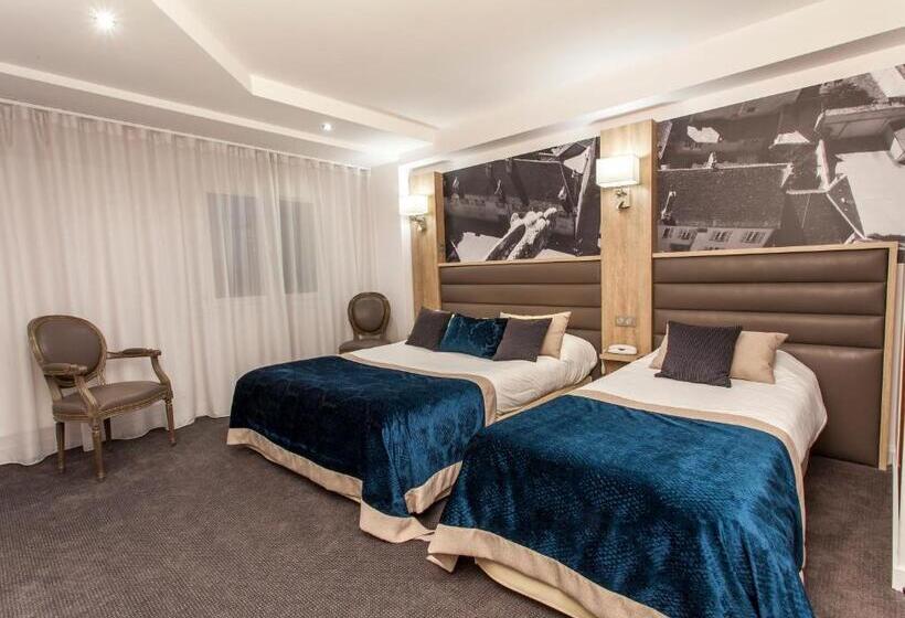 Chambre Triple Confort, Logis  Le Christina