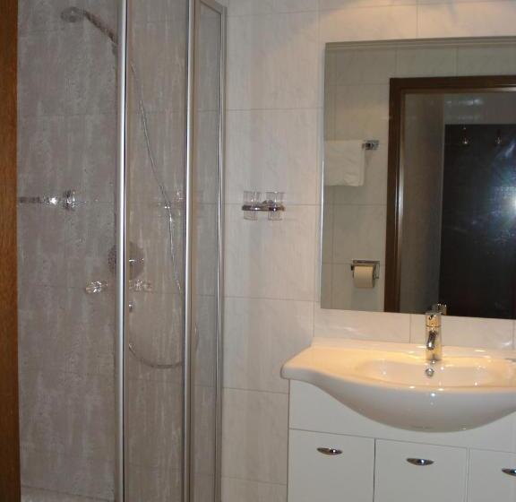 اتاق استاندارد, Rebstock