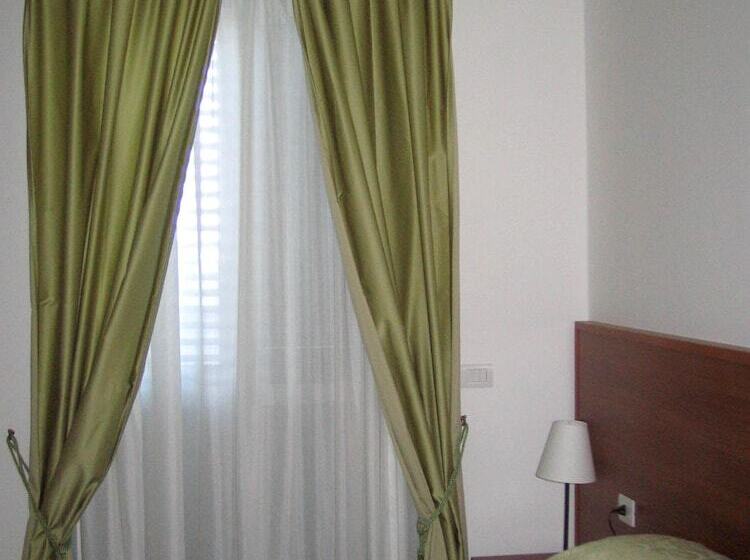 اتاق استاندارد یک نفره, Solaria