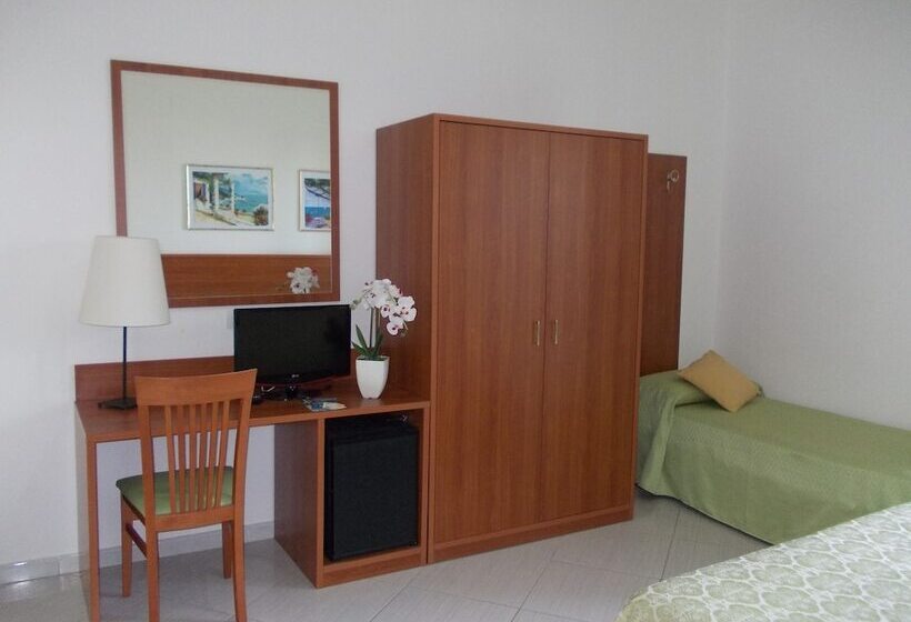 Habitación Triple Estándar, Solaria