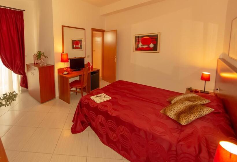 اتاق استاندارد سه نفره, Solaria