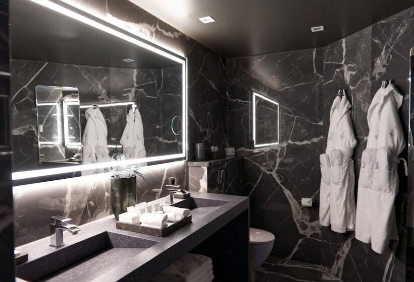 패밀리 룸, The Lamp Hotel & Spa
