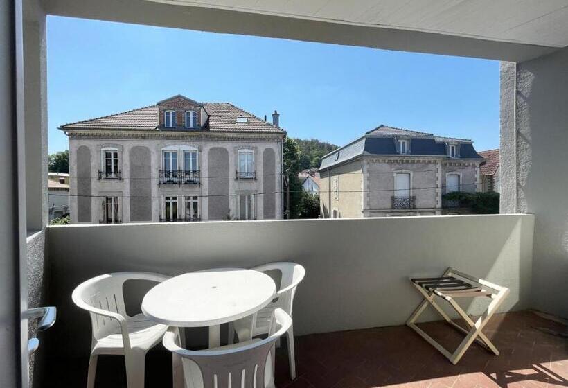 اتاق استاندارد چهار تخته, The Originals Access, Hôtel Arum, Remiremont