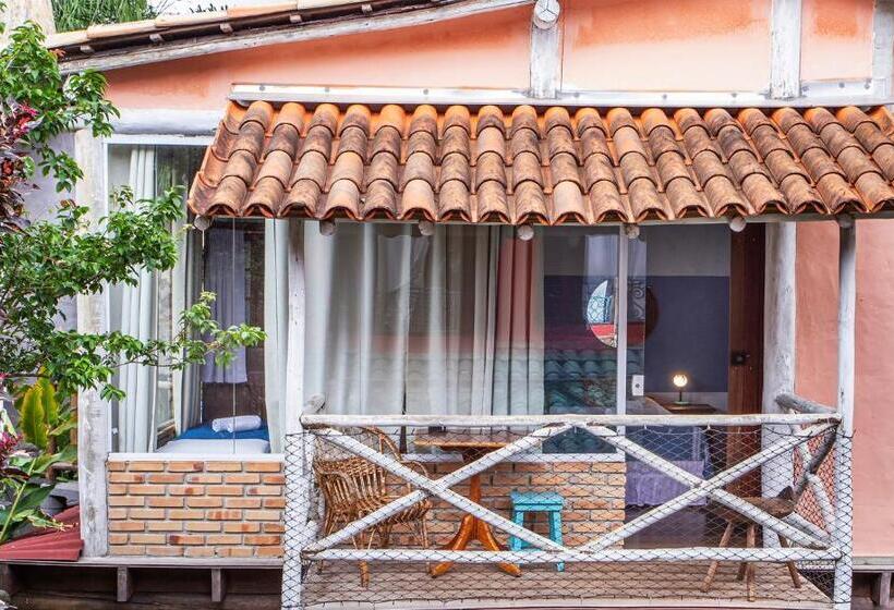 اتاق لوکس با وان آب گرم, Pousada Recanto Da Villa