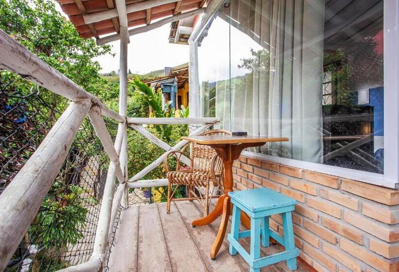 اتاق لوکس با وان آب گرم, Pousada Recanto Da Villa