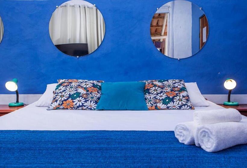 اتاق لوکس با وان آب گرم, Pousada Recanto Da Villa