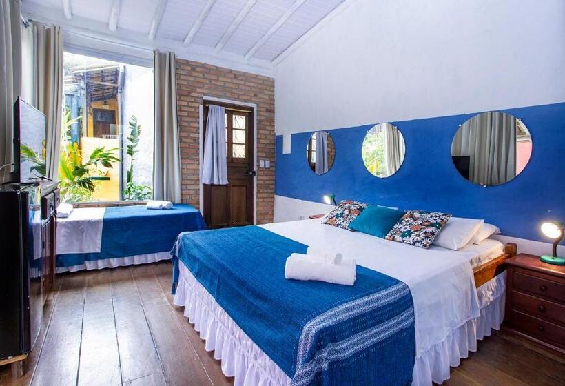 اتاق لوکس با وان آب گرم, Pousada Recanto Da Villa