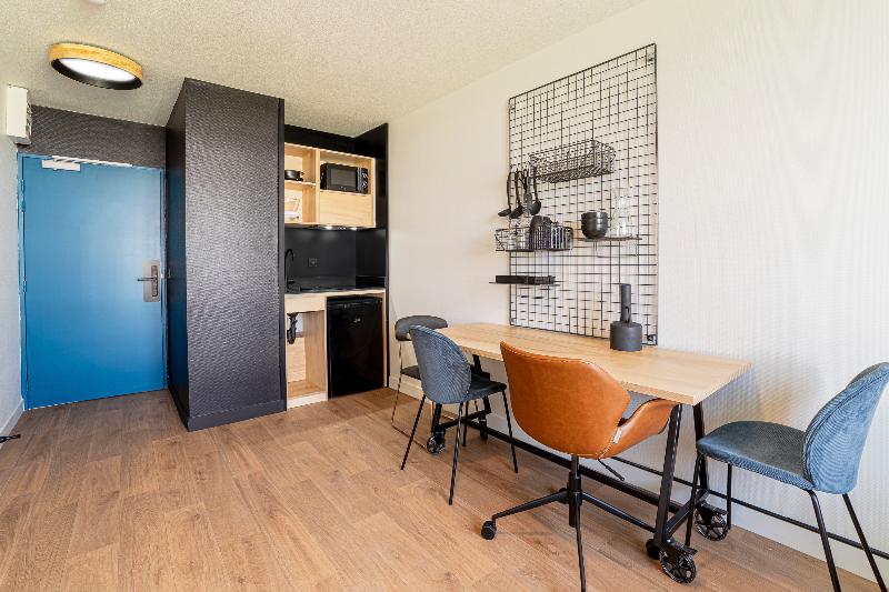 דירת חדר, Cowool Toulouse