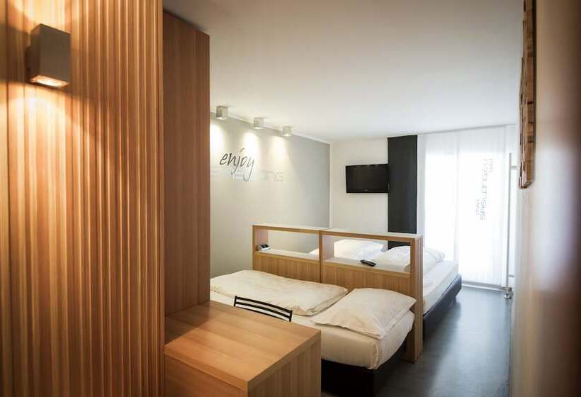 اتاق استاندارد سه نفره, Smart Hotel Saslong