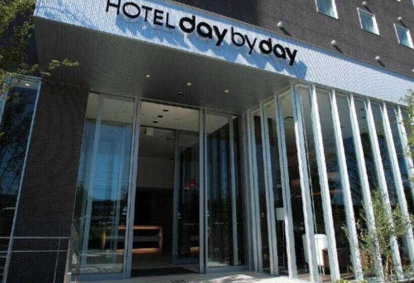 استودیوی استاندارد, Day By Day   Vacation Stay 93900