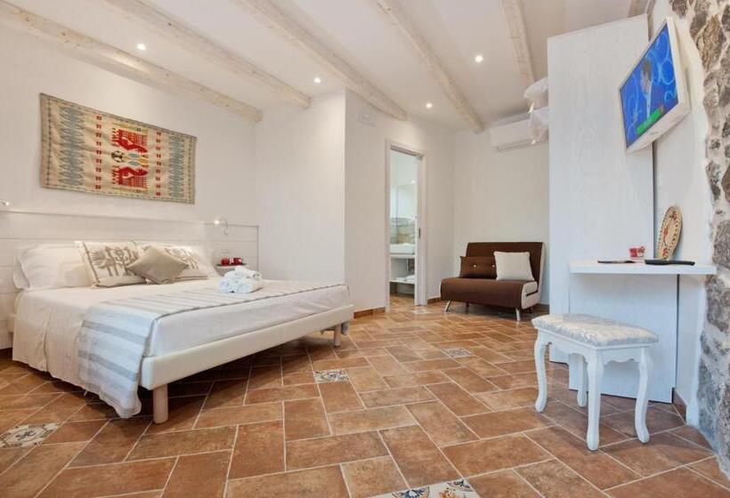 اتاق لوکس, B&b La Roccia