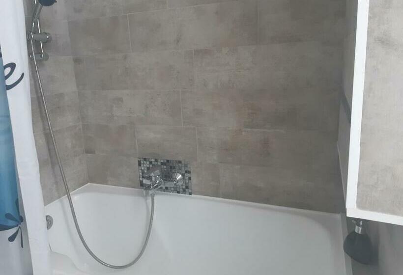اتاق استاندارد, Bed And Breakfast P&p Nîmes Centre