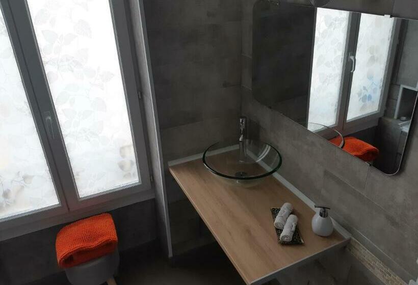 اتاق استاندارد, Bed And Breakfast P&p Nîmes Centre