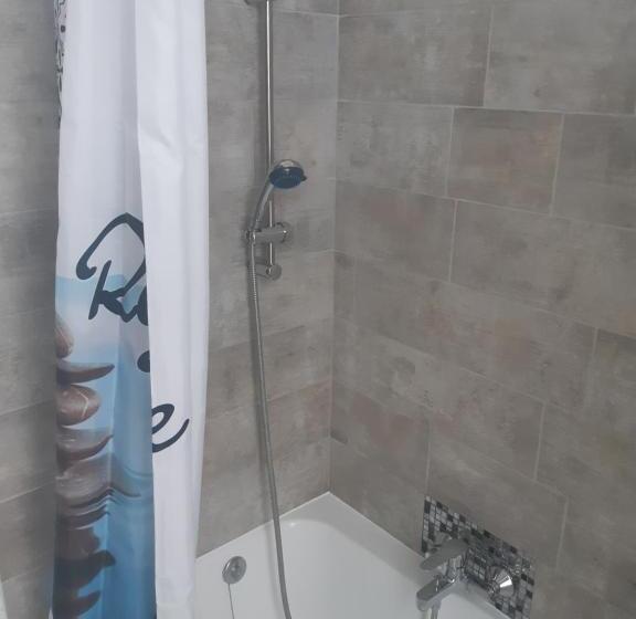 اتاق استاندارد, Bed And Breakfast P&p Nîmes Centre